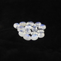 Simple And Beautiful Oval Shape Rainbow Moonstone Gemstone