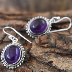 Dame Nature!! Amethyst Oval Cabochon 925 Silver Earring