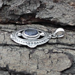 Delightful Labradorite 925 Sterling Silver Pendant