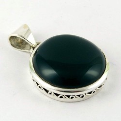 Just Glow !! Green Onyx 925 Sterling Silver Pendant