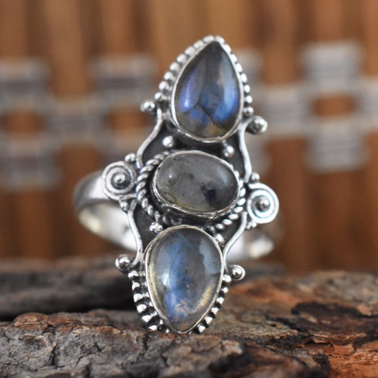 Stunning Labradorite 925 Sterling Silver Ring