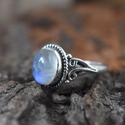 White Rainbow Moonstone 925 Sterling Silver Ring