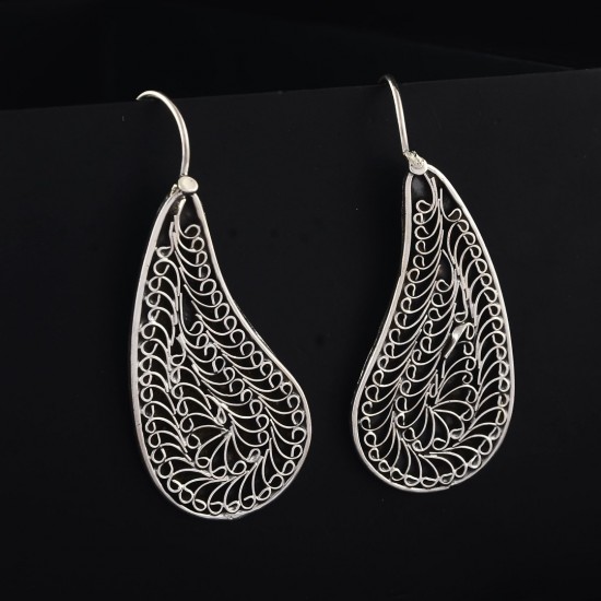925 Sterling Silver Leaf Design Dangle Earrings!