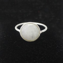 Charming Round Shape White Rainbow Moonstone 925 Sterling Silver Ring
